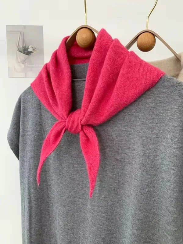 Écharpe Triangulaire en Laine Tricotée - Rayures Colorées