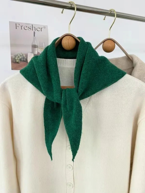 Écharpe Triangulaire en Laine Tricotée - Rayures Colorées