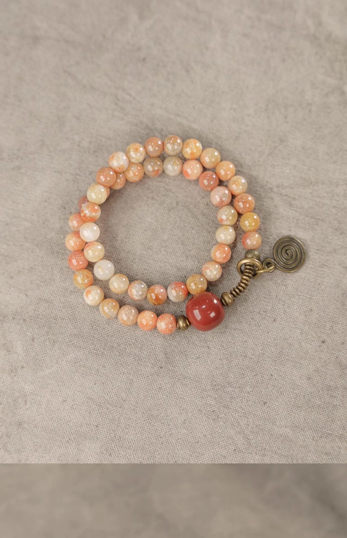 Bracelet Pierre Corail et Agate de Gobi avec Perles de Laiton – Bijou Oriental Unisexe