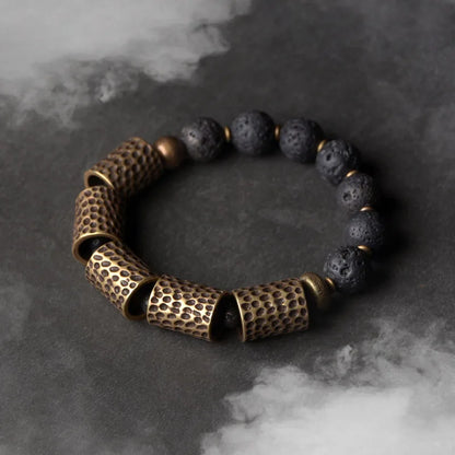 Bracelet Pierre de Lave et Tubes de Laiton Martelé – Style Rock Unisexe