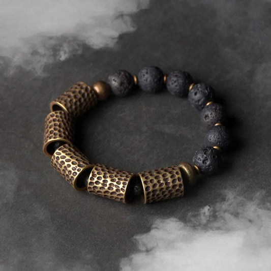 Bracelet Pierre de Lave et Tubes de Laiton Martelé – Style Rock Unisexe