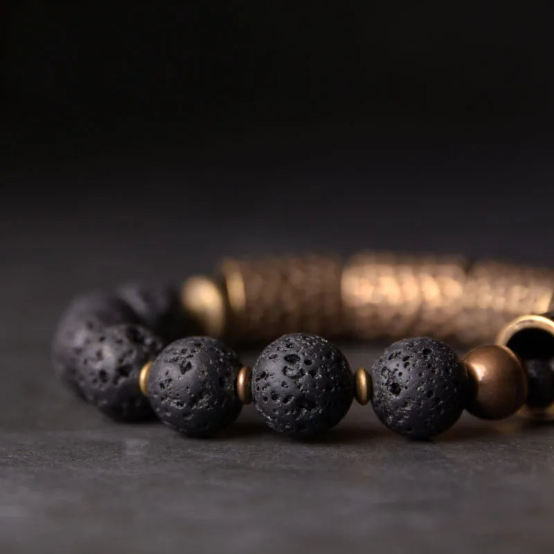 Bracelet Pierre de Lave et Tubes de Laiton Martelé – Style Rock Unisexe