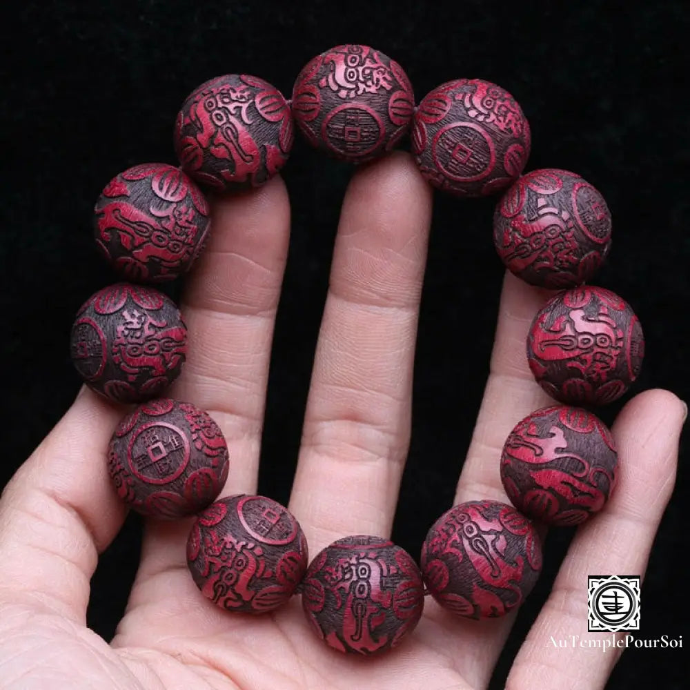 Bracelet De La ’Sagesse Animale’ En Bois Wengé Sculpté Rouge - 20Mm Bracelets