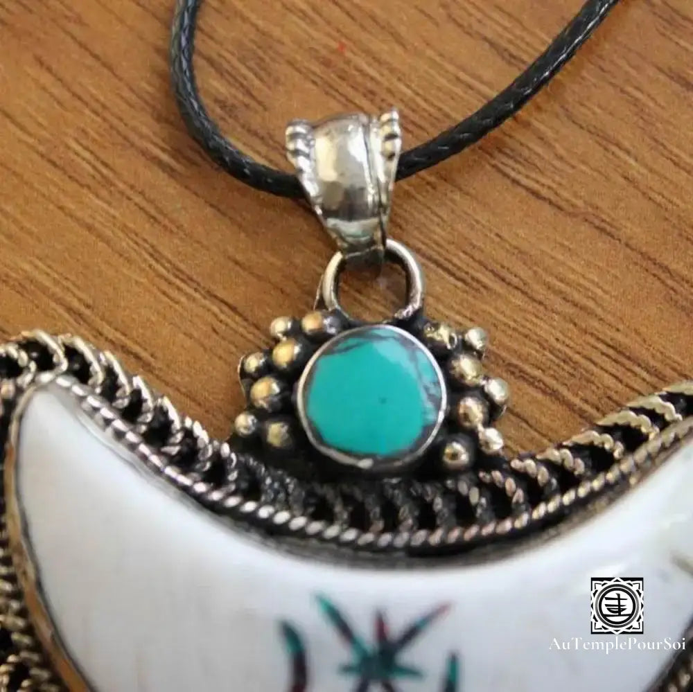 ’Crescent Om’ - Collier Avec Pendentif Mantra Et Turquoise Pendentif - Tibet