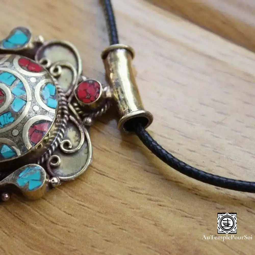 ’Floraison D’éveil’ - Collier Pendentif Fleur En Laiton Avec Turquoise Et Corail Pendentif - Tibet