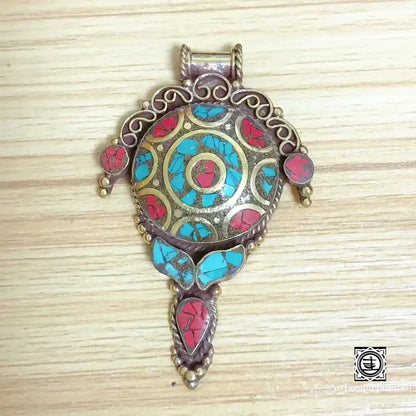 ’Harmonie Précieuse’ - Pendentif Tortue En Laiton Avec Turquoise Et Corail Rouge Pendentif - Tibet