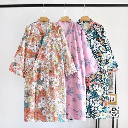 Kimono Floral En Édition Limitée - Éclat Naturel Et Design Moderne