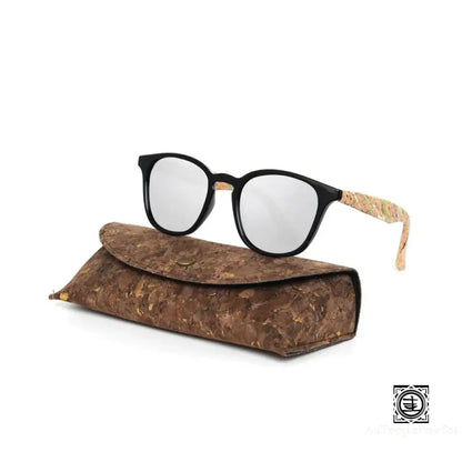 Lunettes en bois avec charme artisanal et verres protecteurs